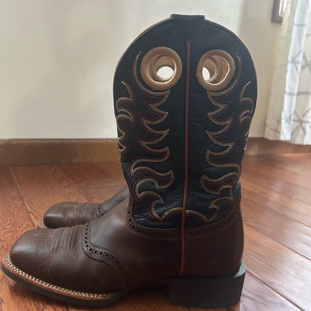 Elegant Black and Brown Western Cowboy Boots